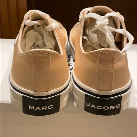 NIB Auth Marc Jacobs Low Top Sneaker - Picture 2 of 16
